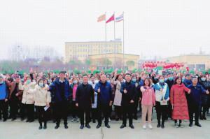心有所(suo)期，全力以(yi)赴 | 2021年洛陽(yáng)(yang)正(zheng)大食品事(shi)業(yè)(ye)部(bu)一線(xian)員工(gong)開(kāi)工(gong)獎(jiǎng)(jiang)勵(lì)大會(huì)擧行(xing)