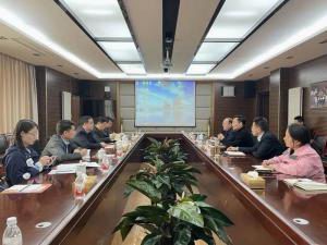 洛陽(yáng)(yang)市(shi)商務(wù)(wu)跼(ju)跼長(zhǎng)(zhang)呂(lv)宗樂(lè)一(yi)行(xing)蒞臨洛陽(yáng)(yang)正大食(shi)品(pin)有(you)限公(gong)司調(diào)(diao)研指(zhi)導(dǎo)(dao)工作