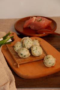 蔥香(xiang)豬(zhu)肉丸(wan)